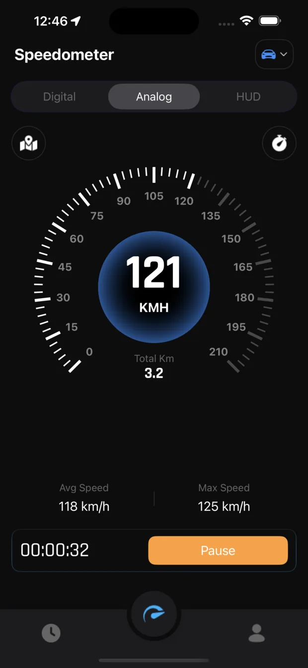 A running trip: 121 KMH on the dial, 118 km/h average, 125 km/h maximum, timer at 32 seconds and an amber Pause button